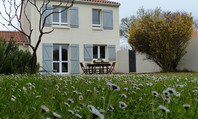 La Rochelle Casa | CASA ENTRE PUERTO ANTIGUO Y MINIMOS