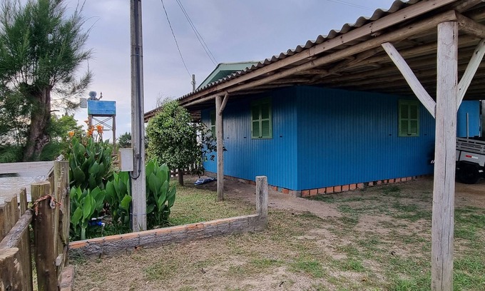 Balneario Arroio do Silva Casa | Casa con vista al mar a pocos pasos de la playa, con kiosco para eventos.