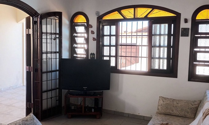 Jardim Imperador Casa | House with pool in upscale neighborhood