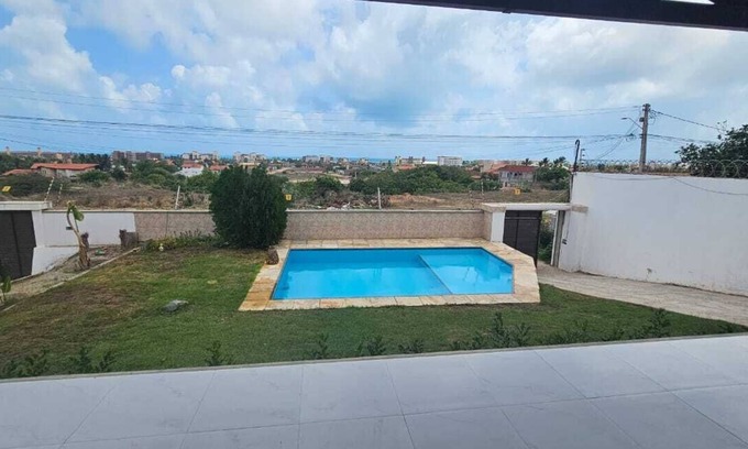 Porto das Dunas Casa | House with sea view for seasonal rental in Porto das Dunas