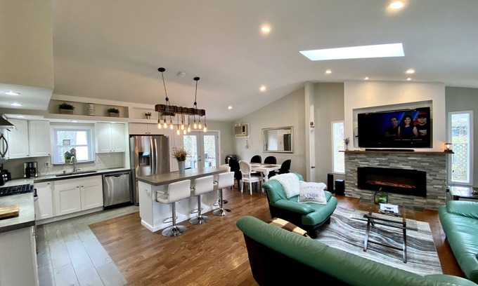 Pocono Summit Casa | House by a Stream 6BR/4BA w/ a Sauna & Hot Tub
