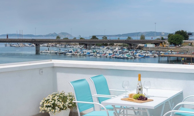 Vigo Chalet De Esquí | Casa junto al Mar