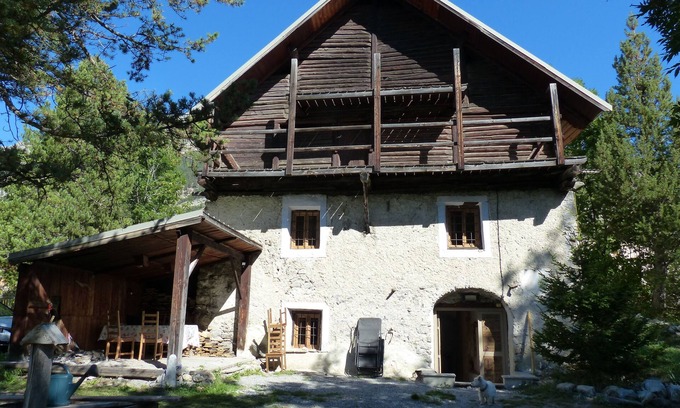 Nevache Casa | HOUSE CARAIL 14 people NEVACHE 05100
