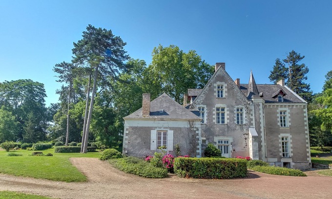 Montreuil-Juigne Otro | Castillo 'Château De La Déablère' con piscina privada, terraza privada y Wi-Fi