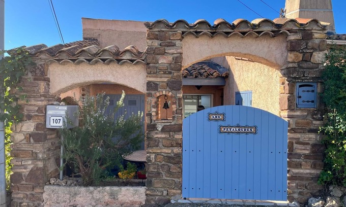 Frejus Casa | House-Exceptional view-Private estate LE CAPITOU with swimming pools