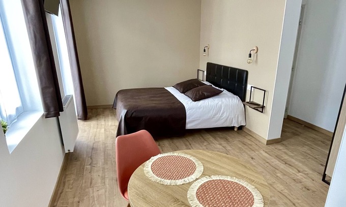 Lens Casa | Casa-Ejecutivo-Baño en la habitacion-Balcón-1er étage