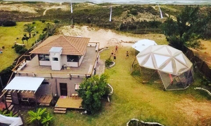 Barra de Ibiraquera Casa | Casa de pie en la arena en Barra da Ibiraquera.