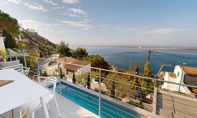 Roses Town Center Casa | House facing the sea above the bay of Rosas
