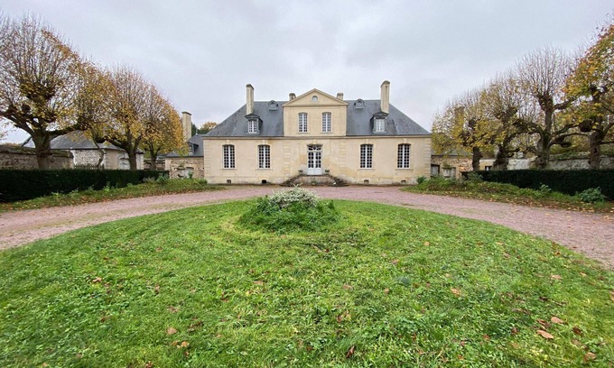 Feuguerolles-Bully Casa | House for 15 people