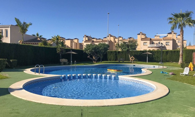 Orihuela Costa Casa | Casa Quattro para 4 personas cerca de golf y natación, en Cabo roig, cerca de Torrevieja, wifi