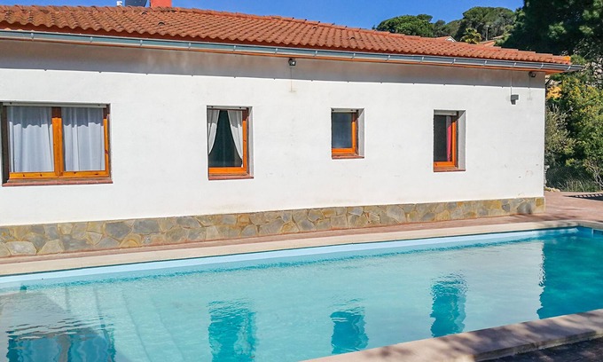 Vidreres Casa | Casa para 6 personas, gran piscina de agua salada, jardín, a 6 km de Lloret, cercada