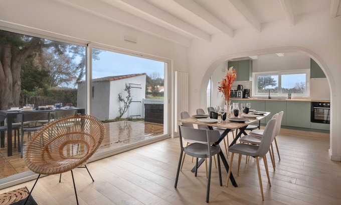 La Bernerie-en-Retz Chalet De Esquí | Casa para 8, con jacuzzi a 200m de la playa