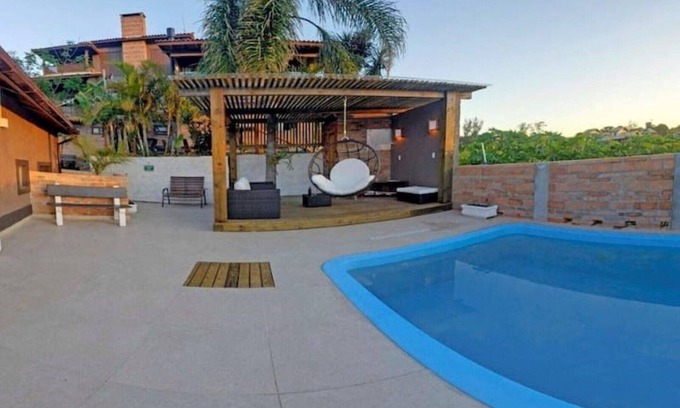 Praia do Rosa Casa | House for 8 people 500 meters from the sea