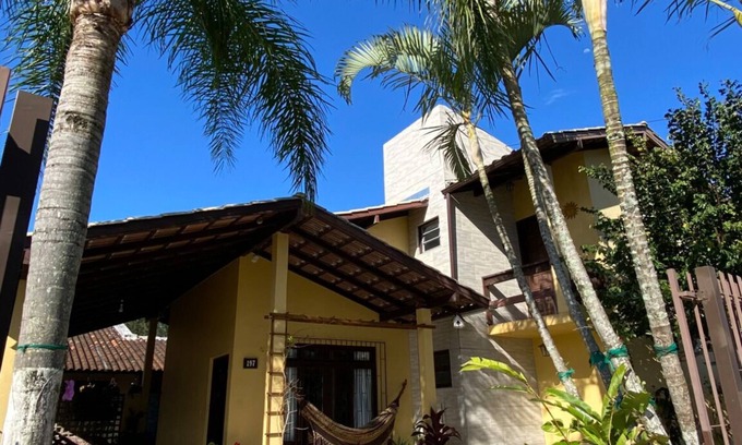 Cachoeira do Bom Jesus Casa | House for seasonal rental.
