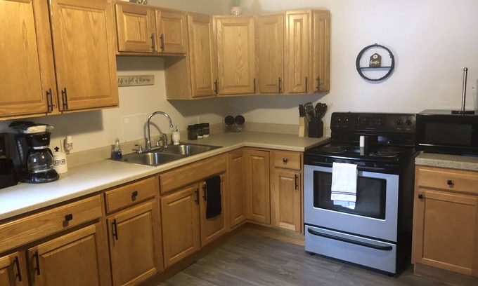 Adrian Casa | House for the Whole Family! Sleeps 7!
