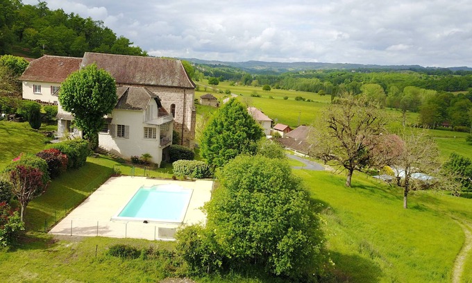 Saint-Michel-de-Bannieres Casa | Casa con jardín y piscina privada