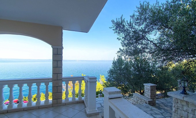 Prigradica Casa | House Green Side Sunset- Four Bedroom House with Pool and Sea View