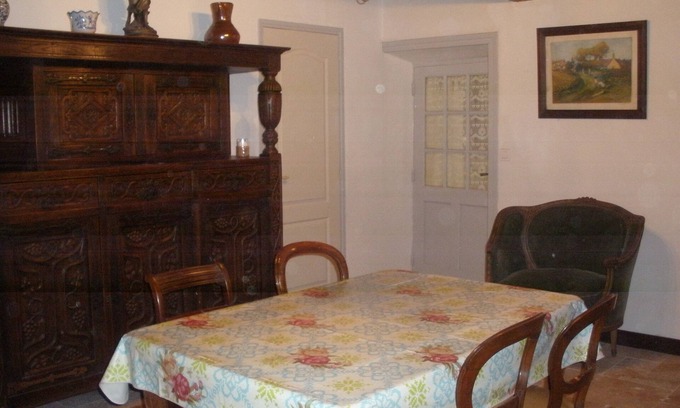 Neris-les-Bains Casa | Casa Centro Histórico de Neris-les-Bains