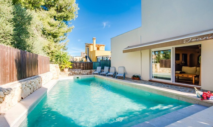 es Bacares Chalet De Esquí | House in Alcudia Can Jaume with swimming pool