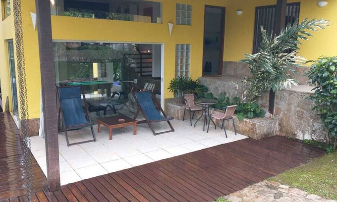 Praia Vermelha Casa | House in Angra condominium with private beach