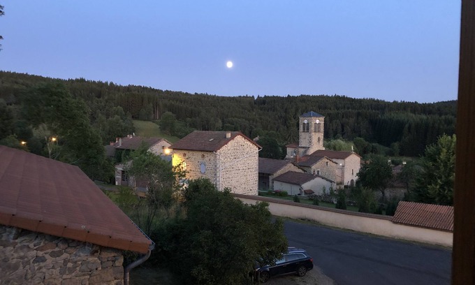 Fayet-Ronaye Casa | Casa en hermoso pueblo rodeado de bosques y ciclismo