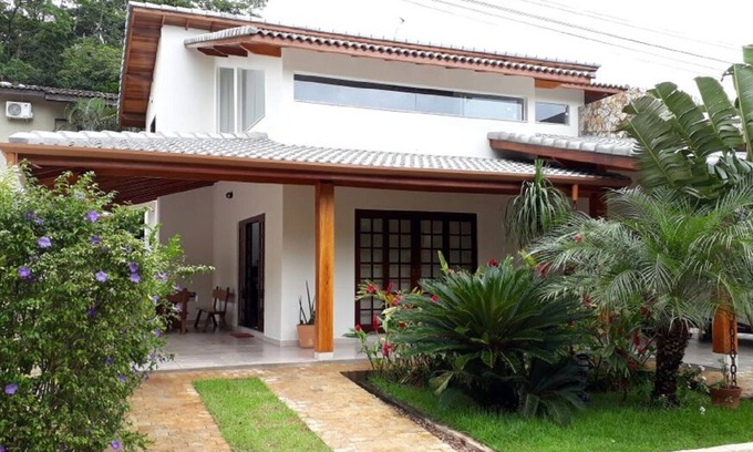 Praia do Pauba Casa | Casa en cond. 5 habitaciones con 3 suites, todas con aire, piscina y parrillas