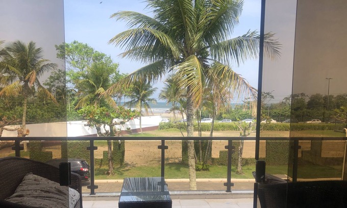 Centro Casa | house in front of the sea