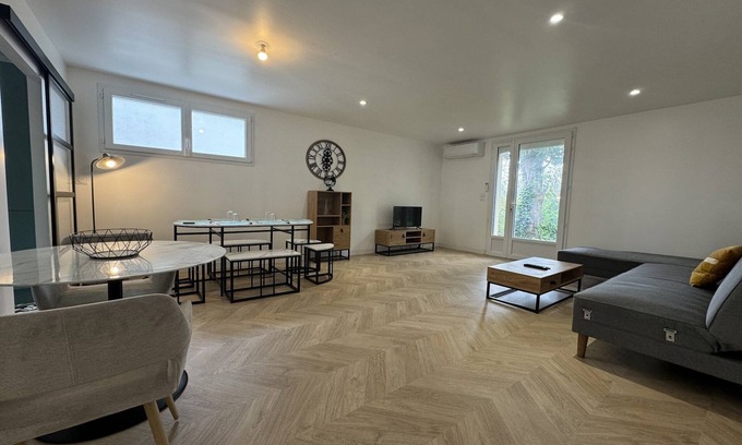 Le Mans Casa | Casa tranquila con terraza y estacionamiento