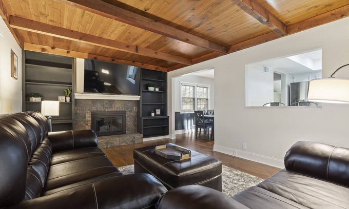 Lee's Summit Casa | House in Lee's Summit