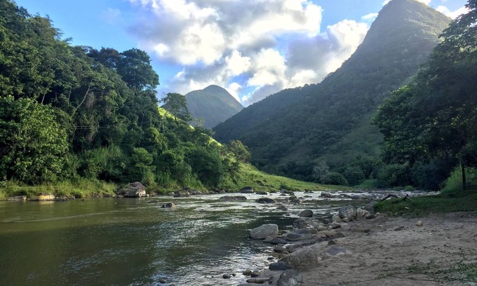 Corrego do Ouro Cabaña | House in the mountains with pool and river.
