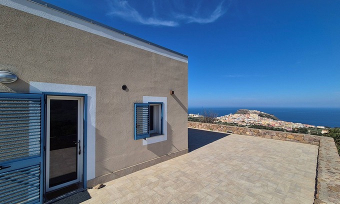 Castelsardo Casa | Casa en el campo con vistas a Asinara en la naturaleza