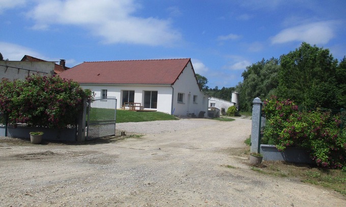 Hesmond Casa | House in the hollow of the Embryenne valley.