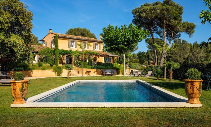 Puget Villa | Casa en el Luberon con piscina climatizada tradicional