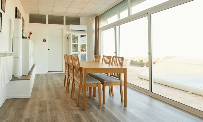 Sant Cugat del Valles Apartamento | Casa en la montaña, con vistas y con piscina a 15 min Barcelona