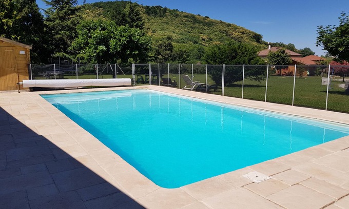 Izeaux Casa | House La Galinette 9 people Heated swimming pool Hammam Jacuzzi Sauna