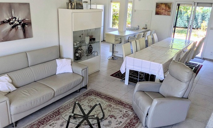 Vannes Casa | House large spaces 8 people, family, garden