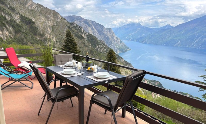 Campi Apartamento | House Lili Le Balze Lake view