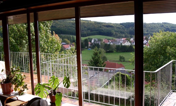 Nohfelden Apartamento | Casa Luise en Bostalsee, apartamento 1: vista panorámica y gran balcón