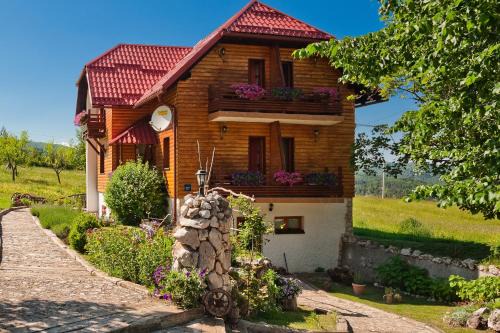 Vrelo Korenicko Casa | House Mrzlin Grad