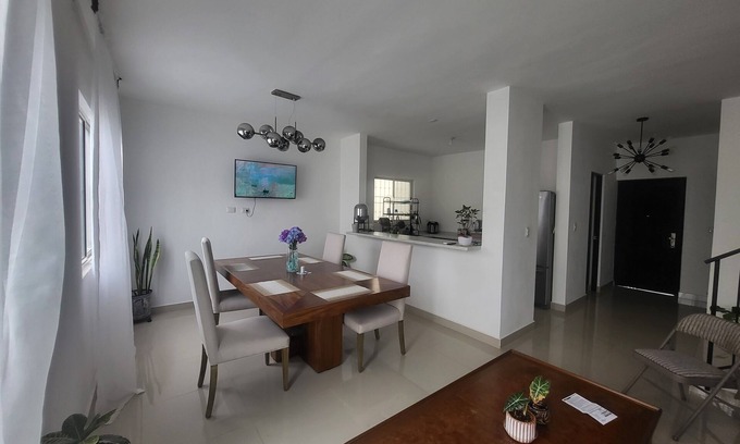 Apodaca Casa | Casa cerca del aeropuerto