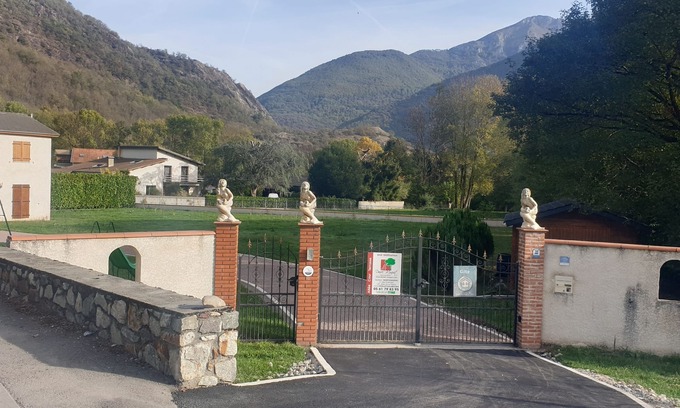 Cierp-Gaud Casa | Casa de 100 m2 en un 2500 m2 vallada