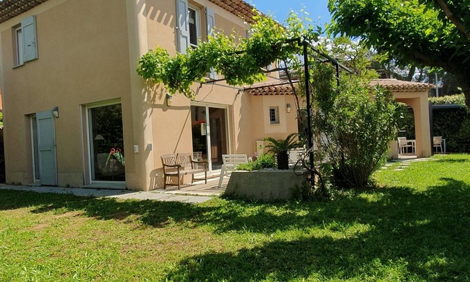 Aix-en-Provence Casa | Casa de 120 m2 con piscina y jardín a 10 minutos del centro de Aix en Provence.
