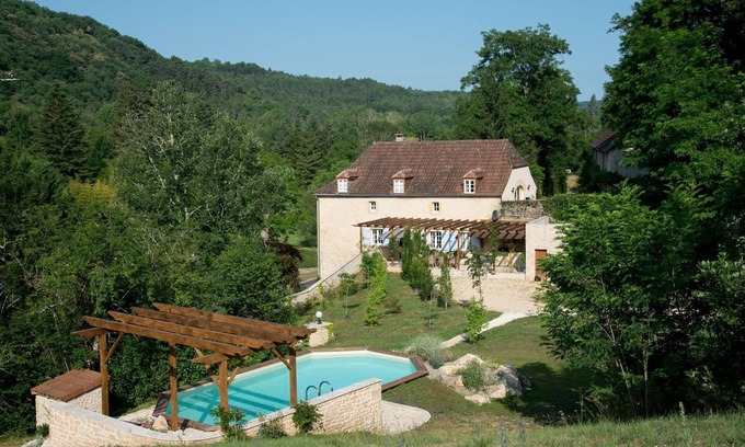 Auriac-du-Perigord Casa | Cedar House, Casa de piedra en Dordogne.