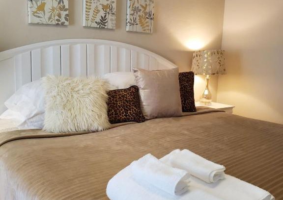 Benton Tract Casa | House of Favor