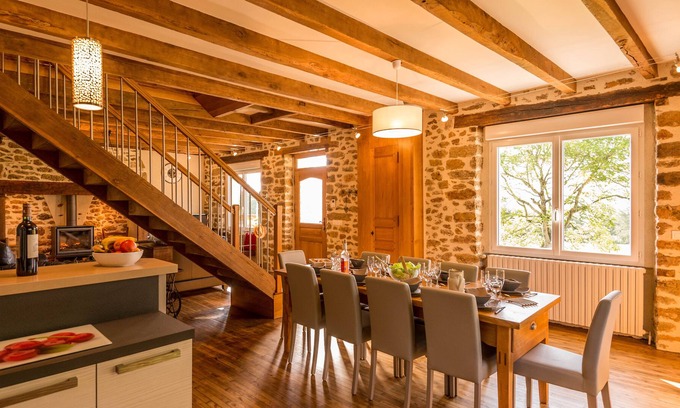 Chataigneraie Cantalienne Casa | Casa de la Casa Roja Vitrac Cantal