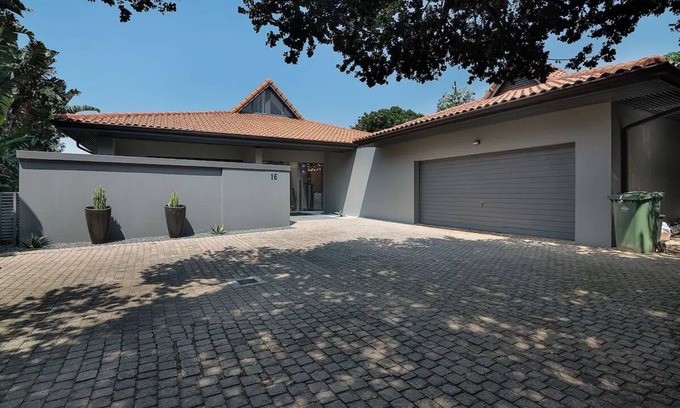 Port Zimbali Casa | House of Tranquility: Ocean views, family-friendly