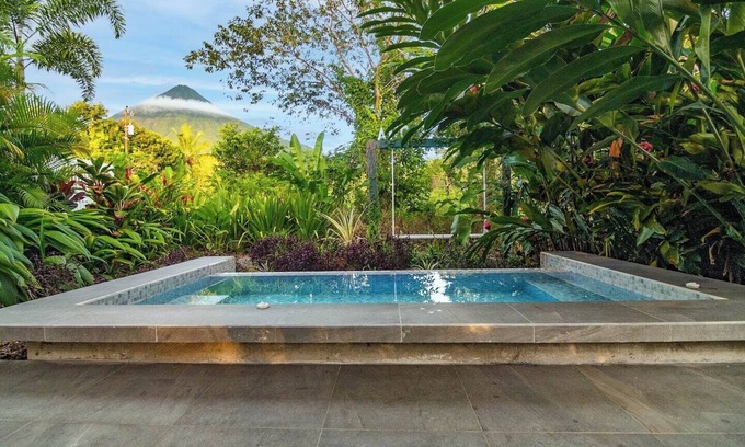 La Fortuna Villa | House of Views w/ King Bed + Volcano View