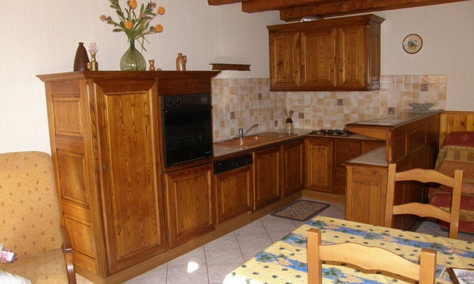 Sainte-Enimie Casa | House on the banks of the Tarn at Ste Enimie in the Gorges du Tarn