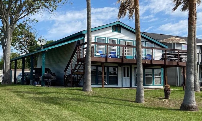 Elmaton Casa | House on intercoastal with lighted fishing pier