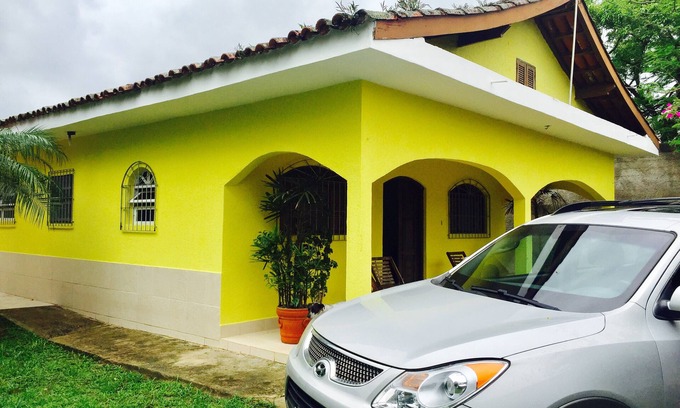 Peruibe Casa | Casa en la playa con piscina y barbacoa. Aire condicionado.